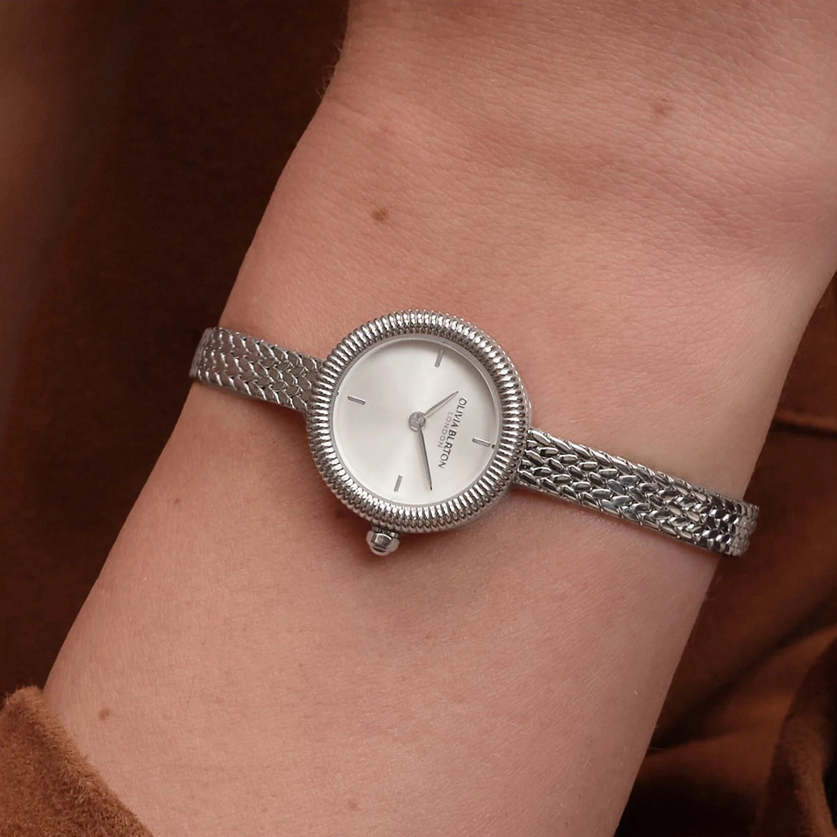 Olivia Burton Classic Finery Ladies Watch of Silver Stainless Steel/Mesh Bracelet, 20mm, 24000278