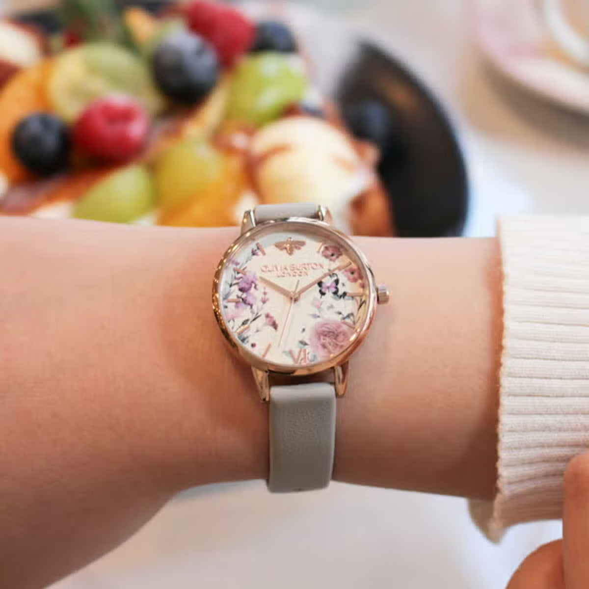 Olivia Burton Illustrated Floral Ladies Watch of Silver Stainless Steel/Leather Strap, 30mm, 24000361